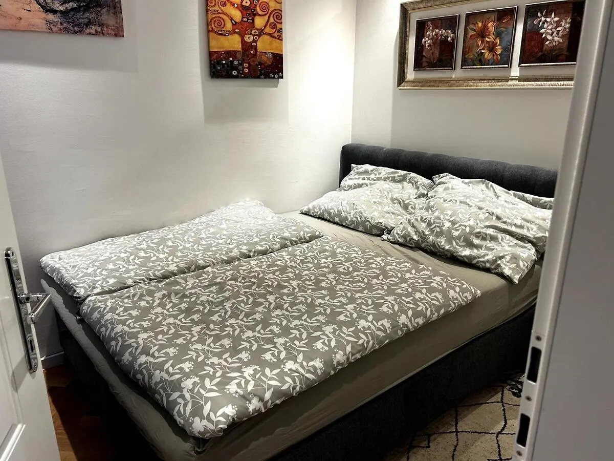 Apartment Gemuetliches Und Zentrales Nest Naehe Stadthalle Vienna